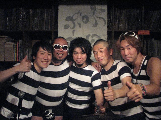 31607360_2709280235.jpg